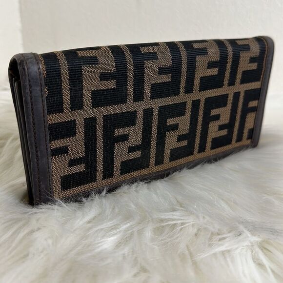 💯Authentic Fendi Long Wallet 🍀 - Picture 7 of 16